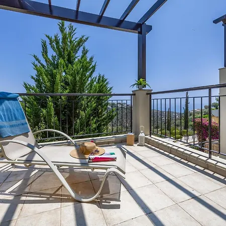 J1 House Adjacent To Aphrodite Hills Tatil Evi *