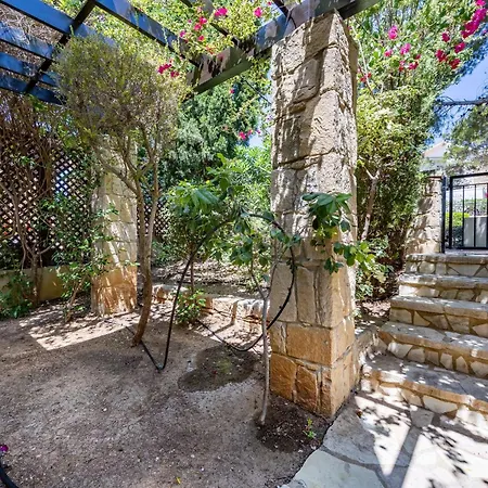 펜션 J1 House Adjacent To Aphrodite Hills - Sea View 코우클리아